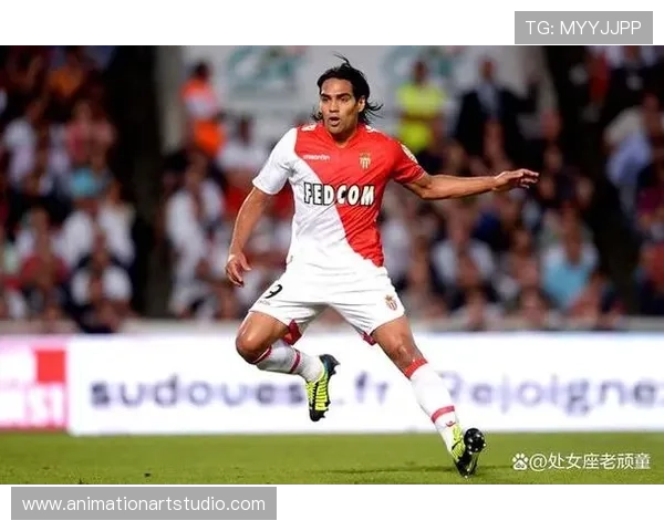 阿尔瓦雷斯 vs 苏亚雷斯：南美锋霸的传承与差异